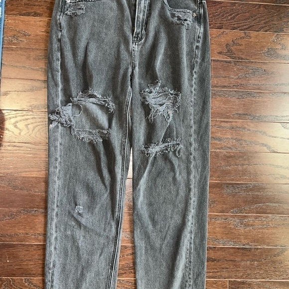 American Eagle Mom Jeans - Picture 10 of 11